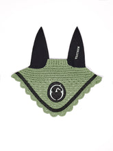 LEEDS HORSE EAR BONNET - Black/white | Vestrum