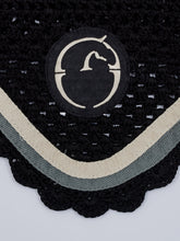 LEEDS HORSE EAR BONNET - Black/white | Vestrum