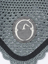 LEEDS HORSE EAR BONNET - Black/white | Vestrum