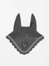 LEEDS HORSE EAR BONNET - Black/white | Vestrum